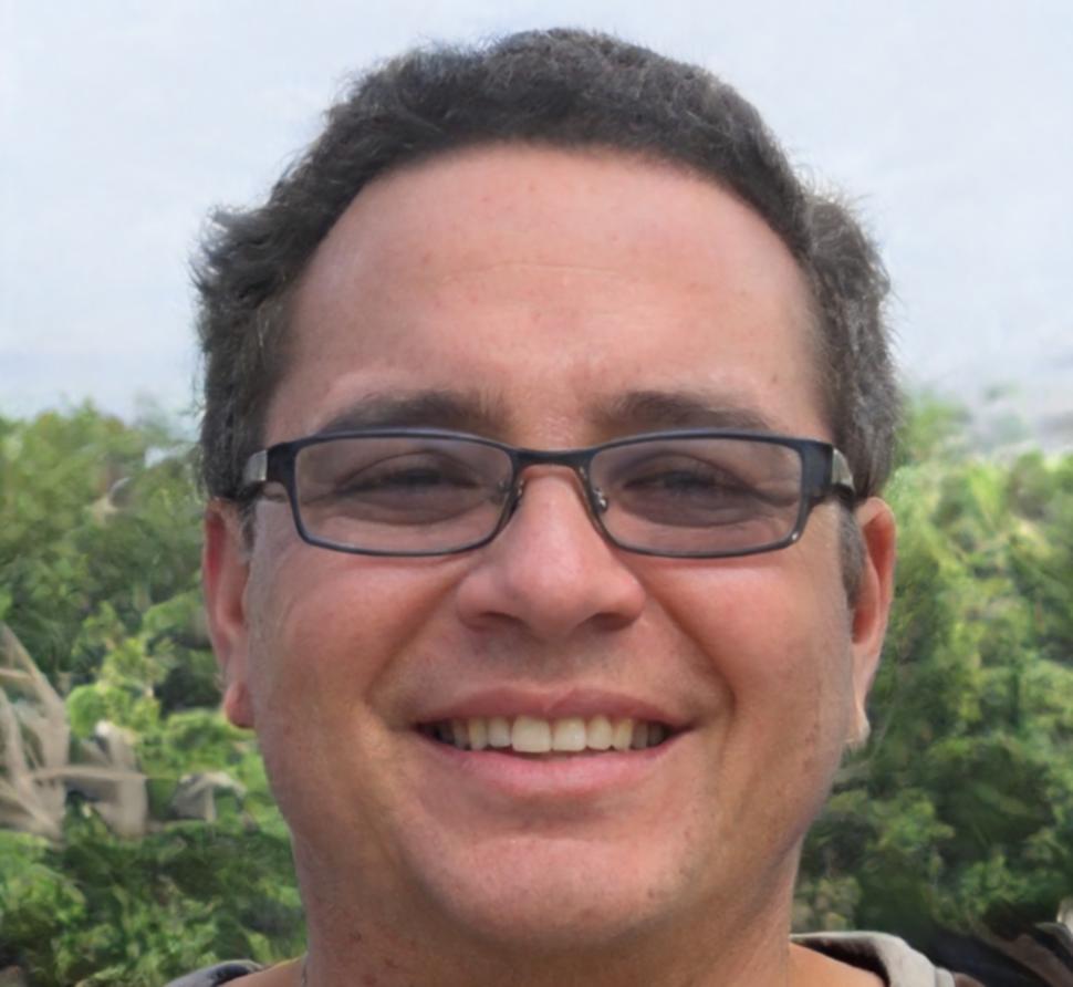 Retrato profesional de Celestino Vázquez, Director Financiero